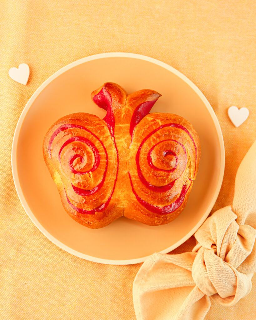 Brioche artisanale en forme de papillon pour la fête des mères – Maison Guillet pâtisserie Valence et Romans